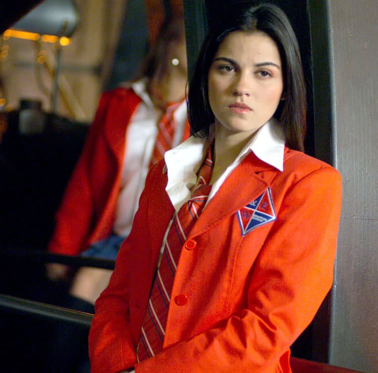 En el 2004 "Rebelde" se convirtió en un fenómeno entre los jóvenes, pues todos querían estudiar en el 'Elite Way School'.