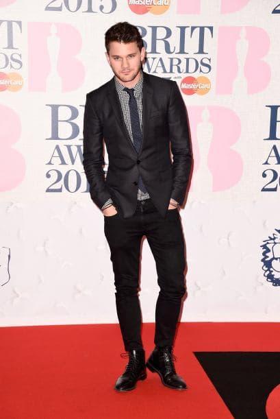 Caso contrario fue el de Jeremy Irvine, quien aprobó con mención honorífica nuestro reto "fashionista".