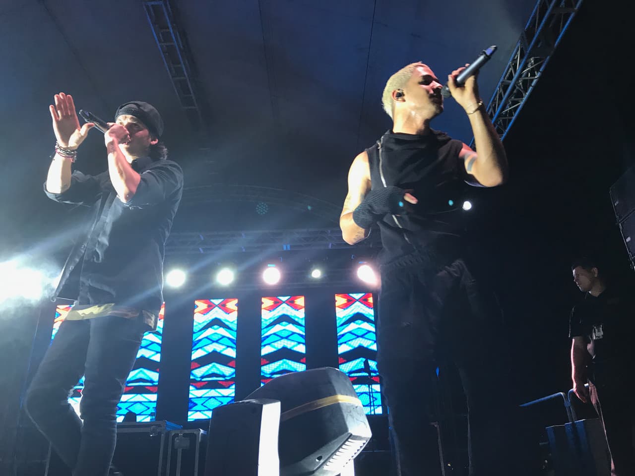CNCO creó un pandemonio durante su presentación en el KQ Sunset.