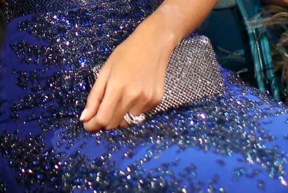 OMG! Esa joya no dejó de llamarnos la atención, además la lució espectacular.