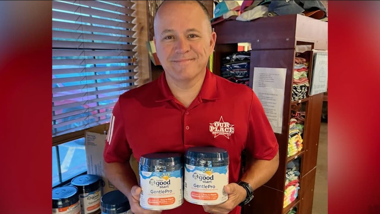 El dueño del restaurante consiguió fórmula mediante un proveedor para compañías y la regala.