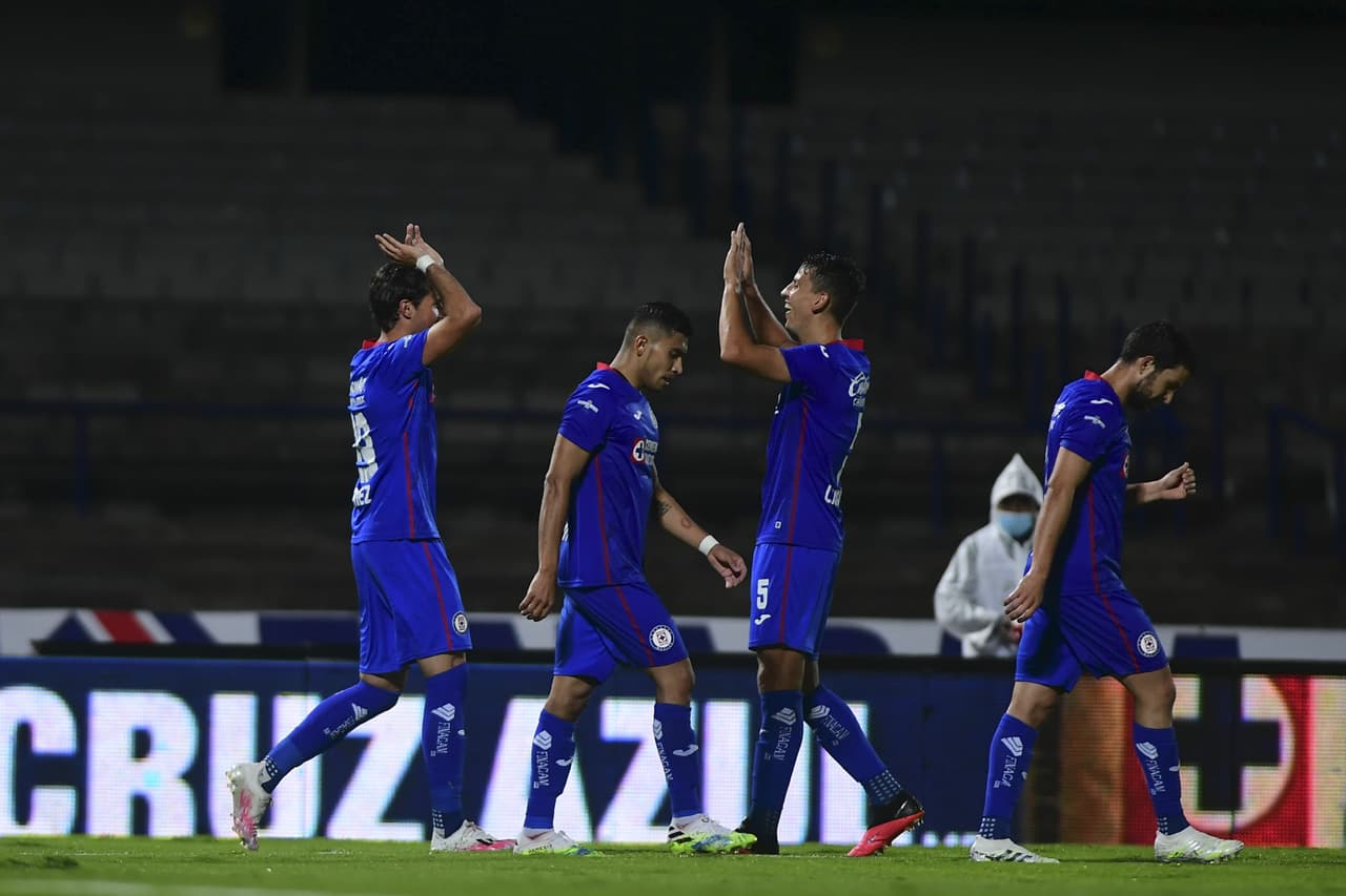 Cruz Azul mostró su poderío y le dio 2-0 al León.
