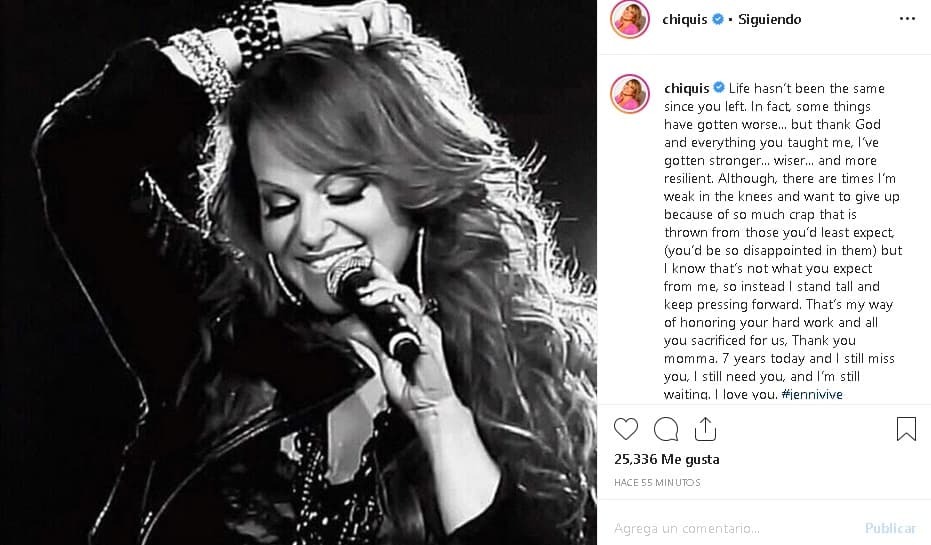 "
<b><a href="https://www.univision.com/famosos/el-sorprendente-regalo-de-bodas-que-chiquis-recibio-de-su-fallecida-madre-jenni-rivera-fotos" target="_blank">La vida no ha sido la misma</a> </b>desde que te fuiste. De hecho, algunas cosas han empeorado... pero gracias a Dios y todo lo que me enseñaste, me he vuelto más fuerte... más sabia... y más resistente", escribió Chiquis en la 
<b><a href="https://www.instagram.com/p/B52_PVVnYu_/" target="_blank">primera parte de su mensaje.</a></b>