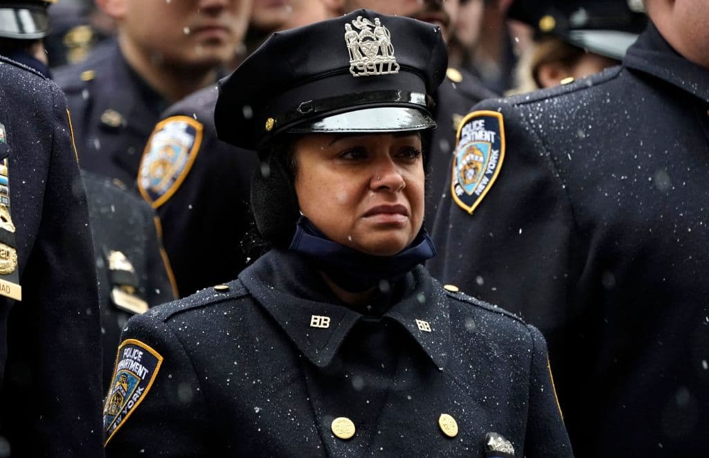 “Estoy segura de que toda nuestra familia azul también está cansada. Pero te prometo, te prometemos, que tu muerte no será en vano”, dijo.