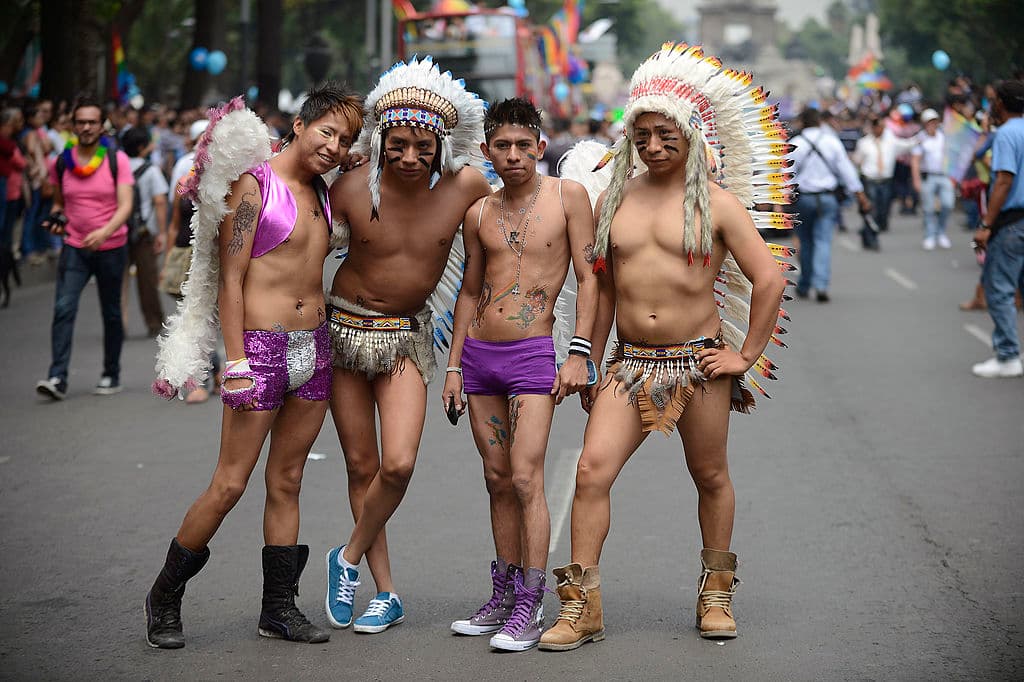 Los participantes que desfilaron por las grandes avenidas de la capital rechazaron la discriminación social.