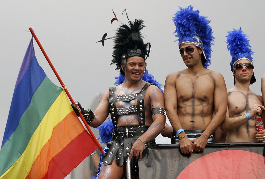 Miles de personas desfilaron por el centro de la Ciudad de México abogando por la diversidad.