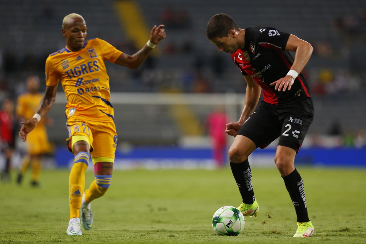 Atlas hizo valer su condición de local en el Estadio Jalisco y lleva ventaja para la vuelta de la Semifinal ante Tigres en el Universitario.