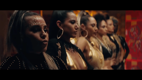 La irresistible coreografía de estas bellas mujeres.