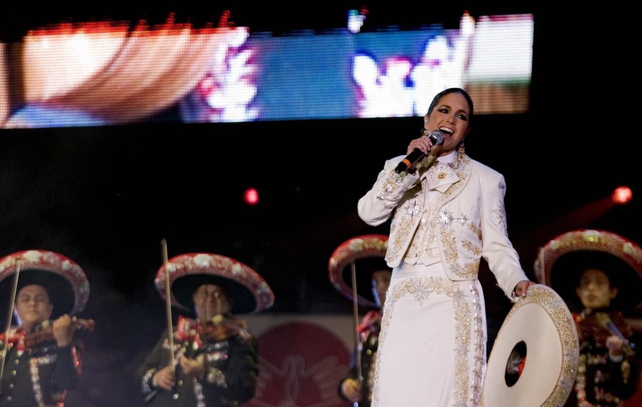 A lo largo de su trayectoria, "La Novia de América" ha publicado al menos cinco discos con canciones rancheras.