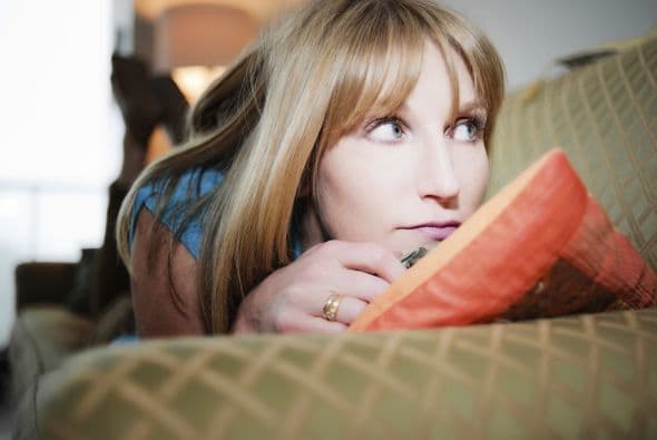 Peligros que debes evitar: La despreocupación. Desatender tu familia, hijos, amigos, trabajo por estar ocupándote de asuntos ajenos a lo que realmente debes ocuparte diluyéndote, desconcentrándote y dispersando tu atención en cosas superficiales. Por: Profesor Zellagro