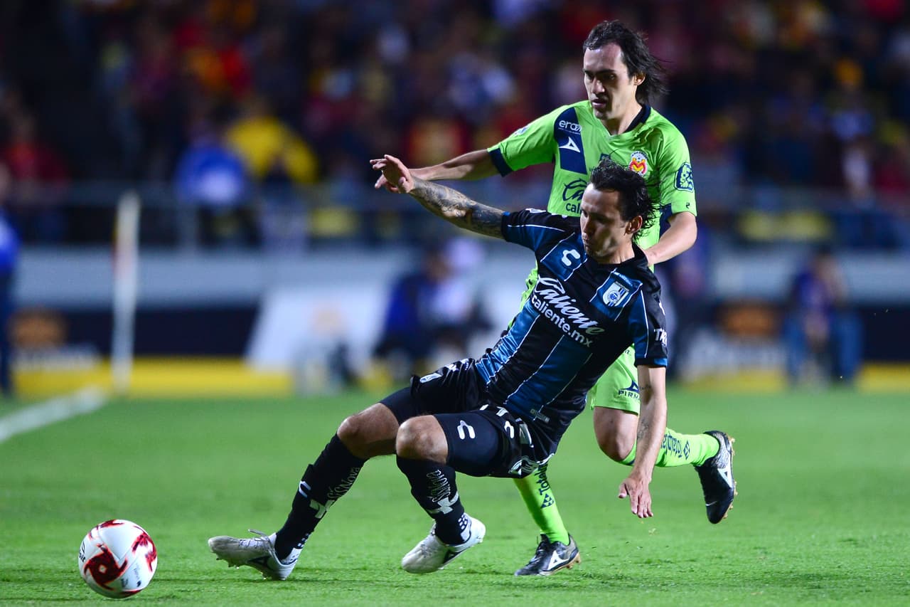 Con un doblete de Aldo rocha, gol de Martín Rodríguez, y gol del Shaggy Martínez, Morelia golea y deja claro el mal momento que esta viviendo el Querétaro.