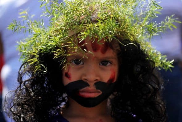 No faltan los niños disfrazados de Jesucristo.