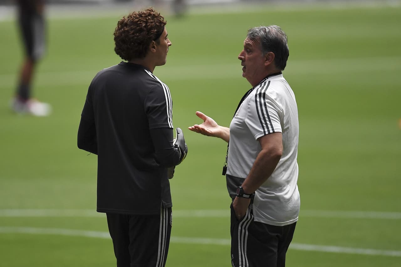 La Selección Mexicana de fútbol cerró así su preparación de cara a su importante duelo por la Semifinal de la Copa Oro 2019 cuando este martes en Phoenix se vea las caras ante la revelación del torneo, la Selección de Haití. Los integrantes del Tricolor y su entrenador, el argentino Gerardo 'Tata' Martino, sostuvieron un encuentro con la prensa luego de la práctica con el que bajaron el telón de los preparativos para su duelo que da un boleto a la Final del certamen.