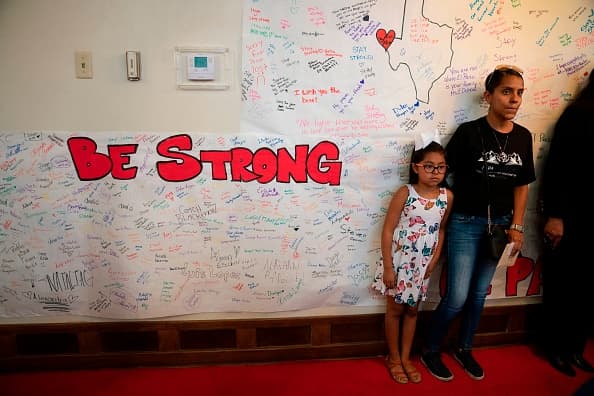 Este cambio de política respecto a las armas llega días después de que Walmart anunciara algo similar.
<br>
<br>
<b>Walmart</b> tomó la decisión de solicitar a los clientes que no entren a sus locales con armas visibles casi un mes después del tiroteo en El Paso donde un individuo mató a 22 personas e hirió a 24.