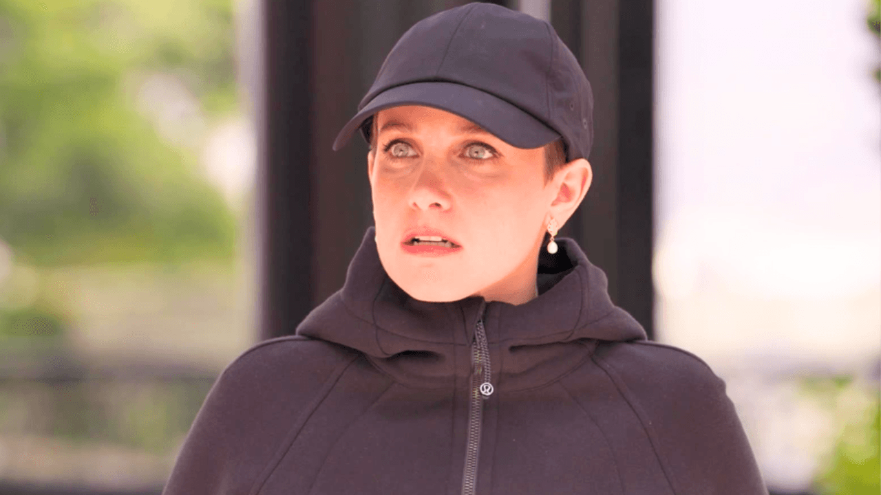 Tamara huye tras ser acusada por Leonardo | Los Hilos del Pasado | Capítulo 57