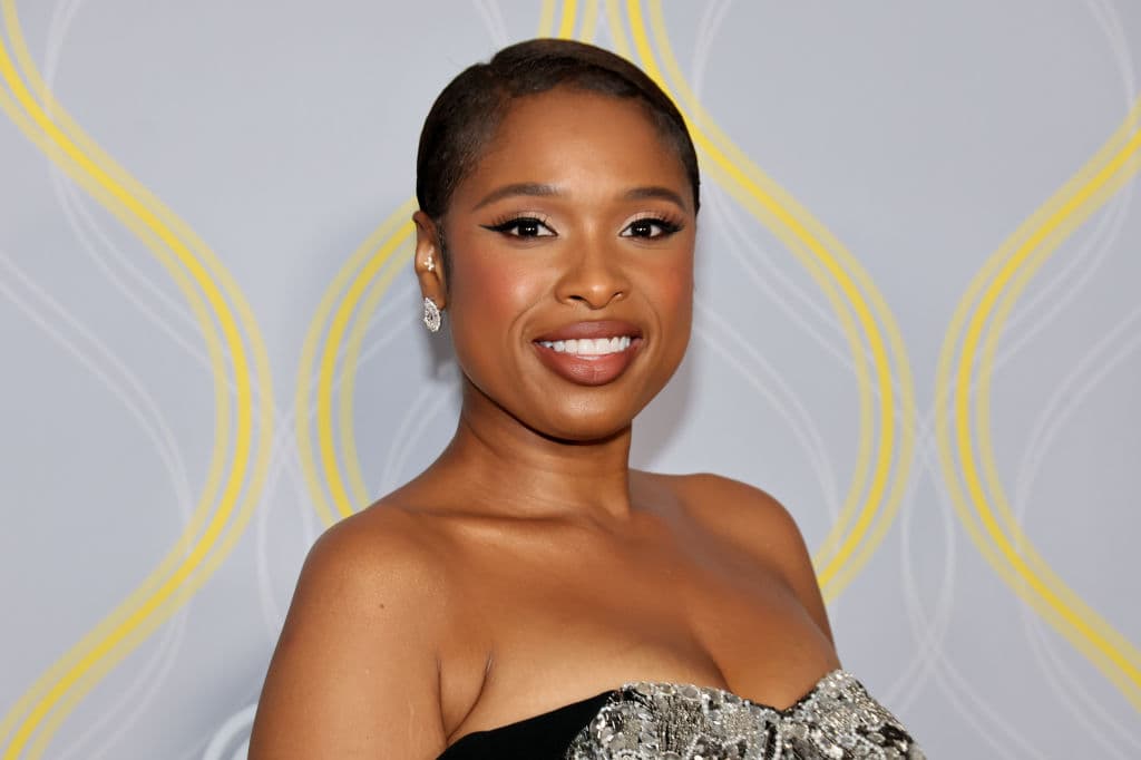 <b>Jennifer Hudson, actriz, cantante y animadora: </b>En junio de 2022, a sus 40 años, Hudson se convirtió en la artista femenina más joven en obtener el estatus de EGOT, lo que significa que ganó un Emmy, un Grammy, un Oscar y un Tony.