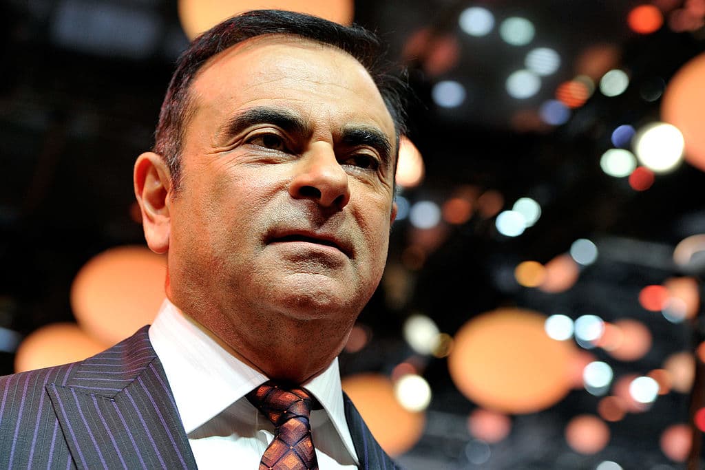 Escondido en la funda de un instrumento musical, los detalles de la espectacular fuga de Carlos Ghosn