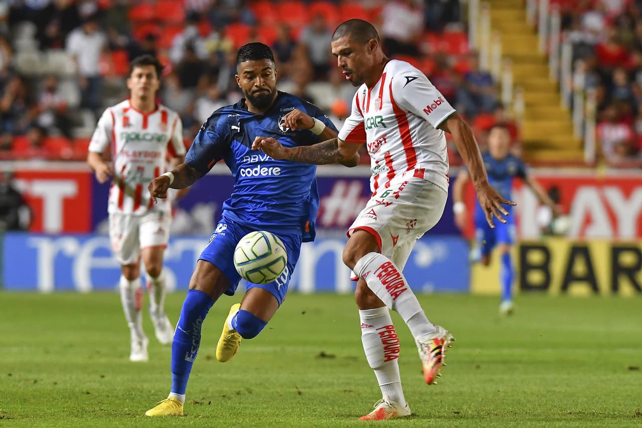Con goles de Rodrigo Aguirre y Ponchito González, Monterrey vino de atrás para vencer 1-2 al Necaxa y treparse de forma momentánea en la cima del Apertura 2022.