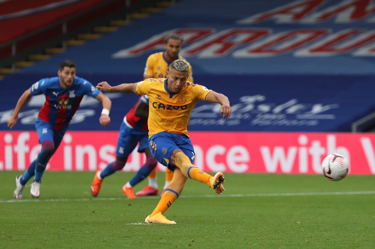 Richarlison (40’), cobrando una pena máxima, hizo el gol de la victoria.