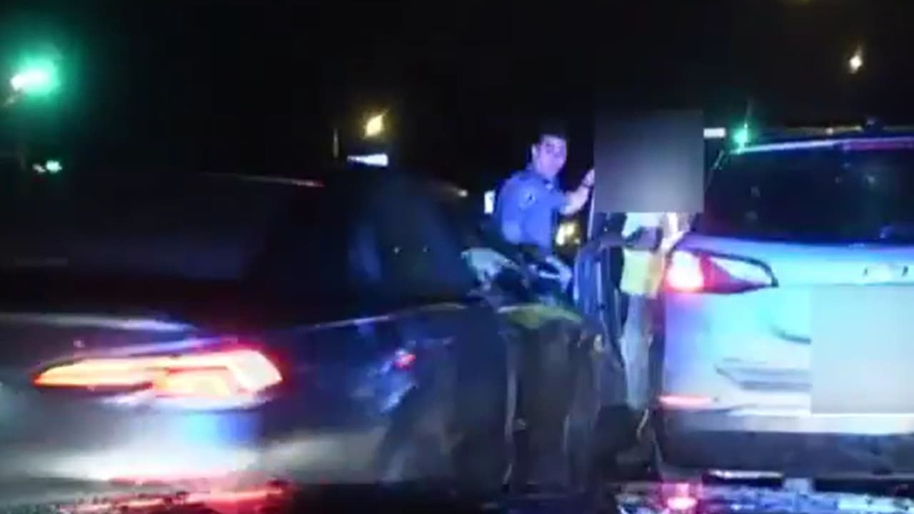 Conductora arrolla a policía en carretera de Nueva Jersey y huye del lugar