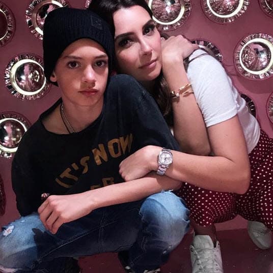 Algunos comentarios también mencionaban que a un niño de su edad le podía hacer daño hacer ejercicios tan pesados, sin embargo, Gutiérrez aseveró que son cuidadosos en este aspecto: "Lo entrena gente profesional que sabe manejar y no afectar el cuerpo de un niño en pleno desarrollo".