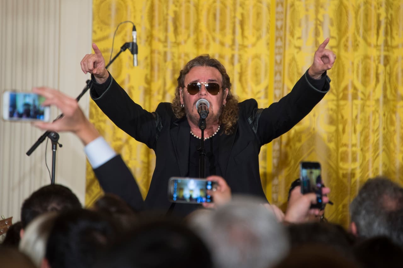 Mana perform at Obama's last White House 5 de Mayo