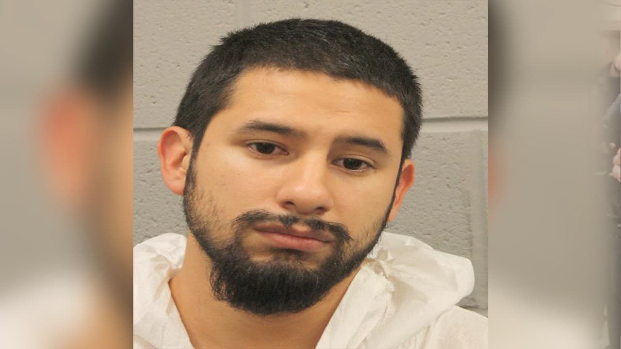 Arturo Solis, de 25 años, es acusado de asesinato capital.