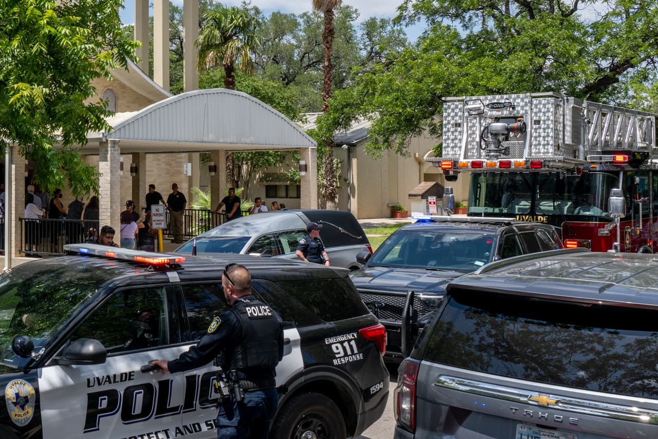 El documento indica que 
<b>un socorrista que no esté dispuesto a poner la vida de los inocentes por encima de su propia seguridad debería considerar otro campo profesional.</b>