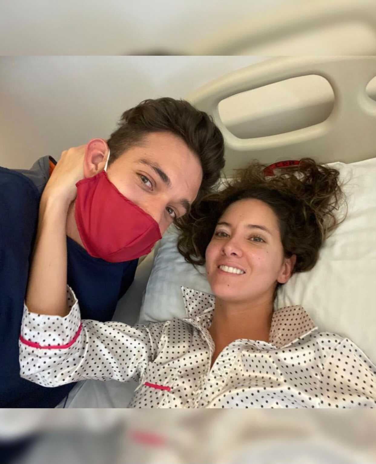 No compartió la razón de la ruptura ni la fecha en que su noviazgo finalizó. El español estuvo con ella en 2020, un año que significó una de las etapas más complejas que ha enfrentado la modelo: 
<b><a href="https://www.univision.com/famosos/una-pierna-hizo-por-dos-daniella-alvarez-se-enfrenta-al-reto-de-bucear-tras-su-amputacion-video" target="_blank">la amputación de una de sus piernas</a> </b>a raíz de un isquemia que se presentó en una de las cirugías que le realizaron para tratar un tumor. 
<br>