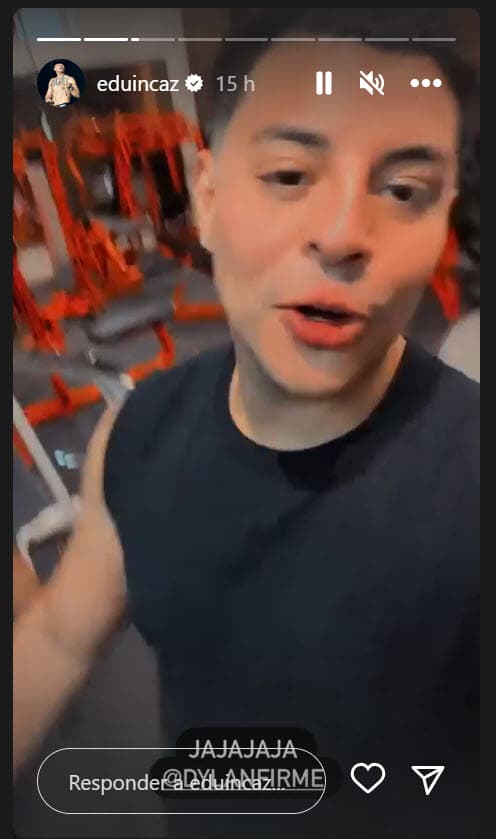 "Todos los medios de comunicación
<b> hablan puras pendejad... sobre mí</b>", acusó.
<br>