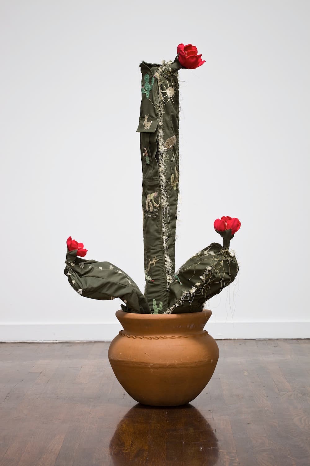 Las piezas son coloridas y expresan sentimientos, según la artista.