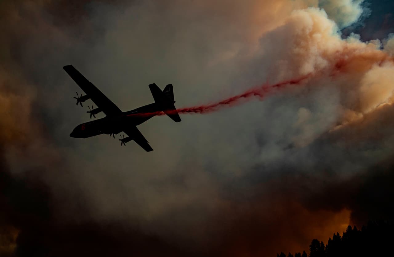 Los incendios han afectado la calidad del aire de gran parte del estado y la columna de humo que ha generado puede verse incluso a través de imágenes satelitales.