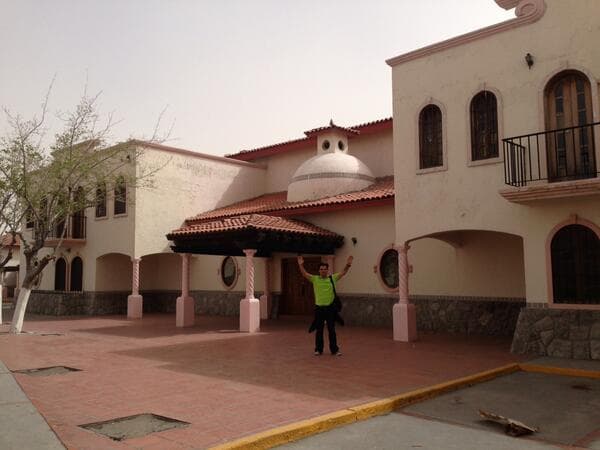 Años después Juanga compró la misma casa donde trabajaba y se la regaló a su mamá.