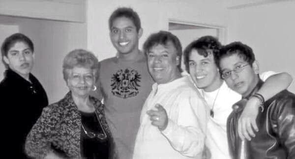 Tuvo cuatro hijos: Jean, Jans, Ivan, y Joan.