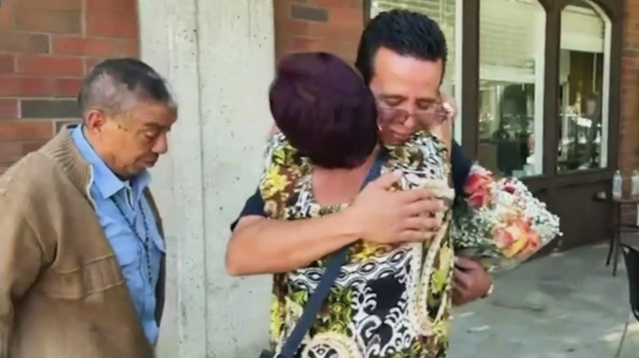 Guatemalteco se reencuentra con sus padres tras 25 años gracias a fundación Hermano Lejano