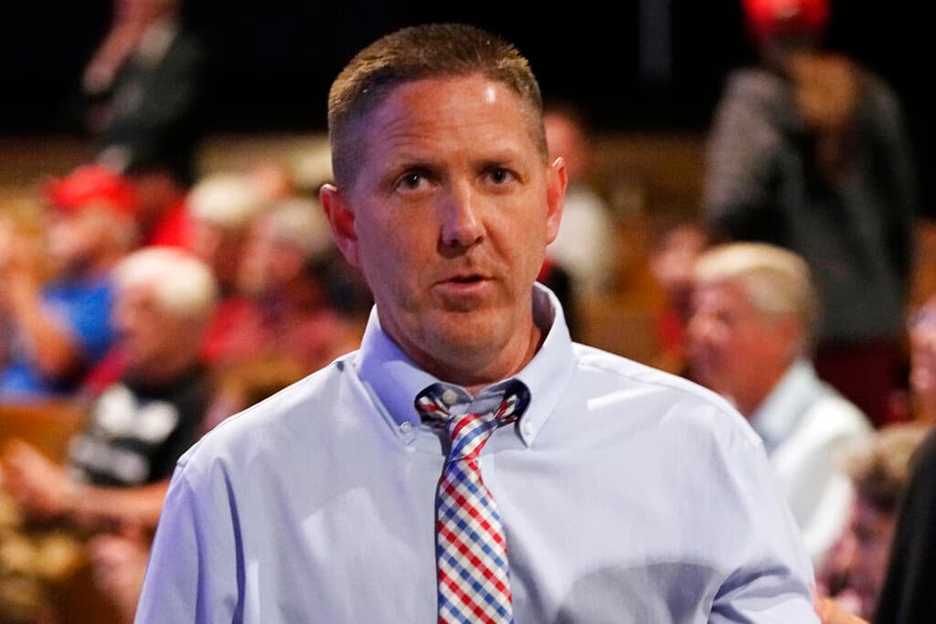 <h3 class="cms-H3-H3">Josh Brecheen (Oklahoma)</h3>
<br>
<br>“Mi mensaje al líder McCarthy ha sido, y continúa siendo, que para obtener mi apoyo para el presidente, deben ocurrir cambios de reglas transformadoras que detengan el gasto fuera de control y aborden nuestra carga de deuda”, dijo Brecheen, uno de los dos miembros de la disidencia que no cree en la "gran mentira" de Trump, en una declaración escrita después de un la tercera votación no logró elegir al presidente de la Cámara.