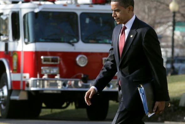 En cambio, en Afganistán triplicó en menos de un año el contingente militar, en un intento por relanzar la lucha contra Al Qaeda, un esfuerzo que también persiguió en Pakistán, donde obtuvo su triunfo más importante: la eliminación de Osama Bin Laden en mayo de 2011.