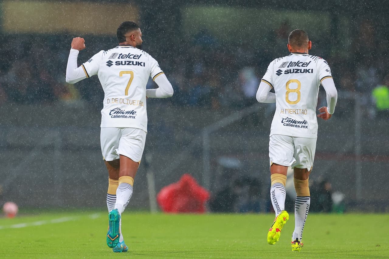 Al 21', Diogo abrió el marcador para Pumas con un frentazo a quemarropa tras haber avisado minutos antes con un remate de 'palomita'.