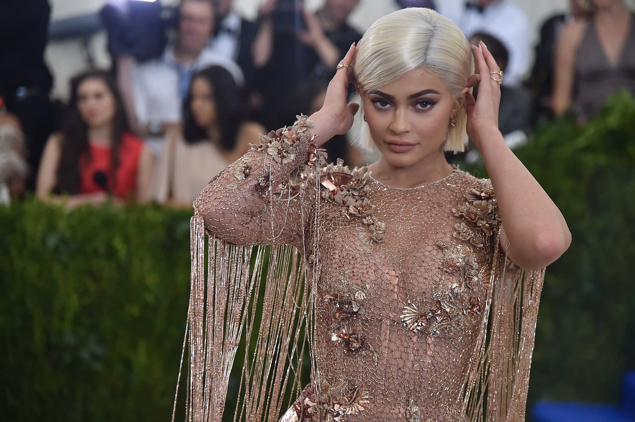 Kylie Jenner, la menor de las hijas de Kris Jenner, se ha mantenido alejada del ojo público desde que comenzaron a resonar con fuerza los rumores sobre su embarazo.