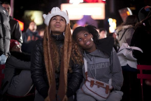 En un discurso de 20 minutos, el cual fue seguido por miles de televidentes alrededor del mundo, el presidente instó a los estadounidenses a que se unan y afirmó que iba a trabajar con los líderes de ambos partidos para mejorar la educación, impulsar la innovación, reducir el déficit y contrarrestar el calentamiento global.