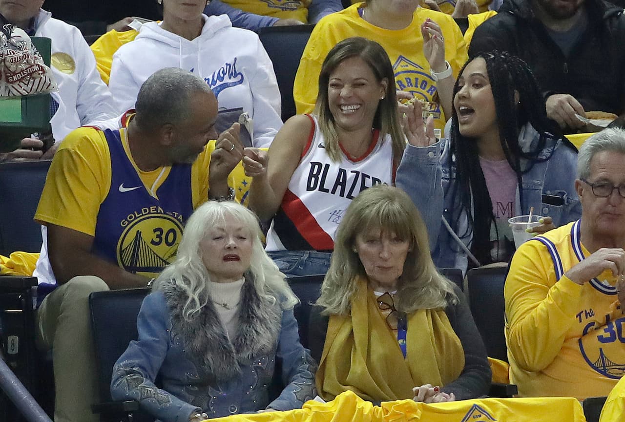 El estado de ánimo de Ayesha Curry y su apoyo en familia en la actualidad es clave para que el crack de Golden State Warriors sobresalga en un equipo que sueña con un nuevo anillo en la NBA.