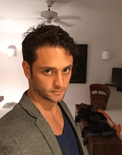 Siempre luce un estilo diferente para cada ocasión.