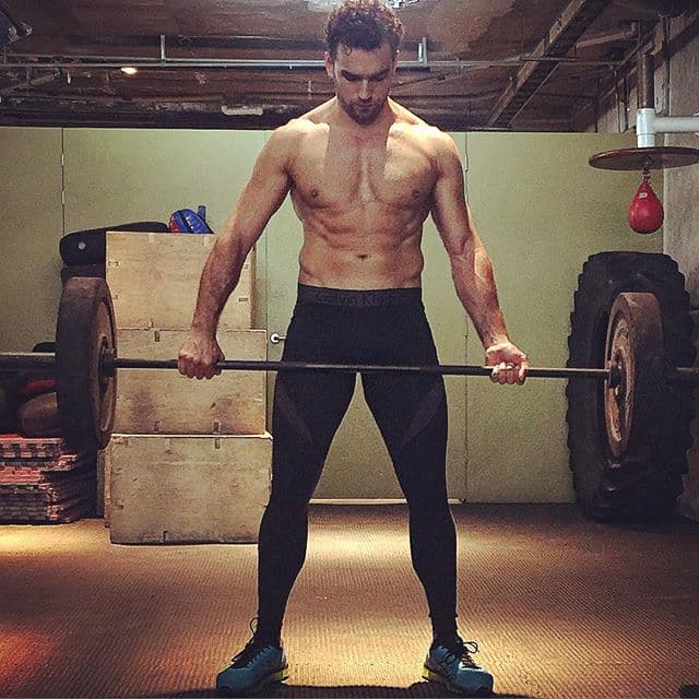 ¡Y quién no se enamoraría de este fornido galán! Pues él también le dedica tiernos mensajes.