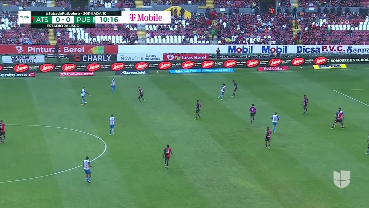 ¡GOL!  anota para Puebla. Martín Barragán