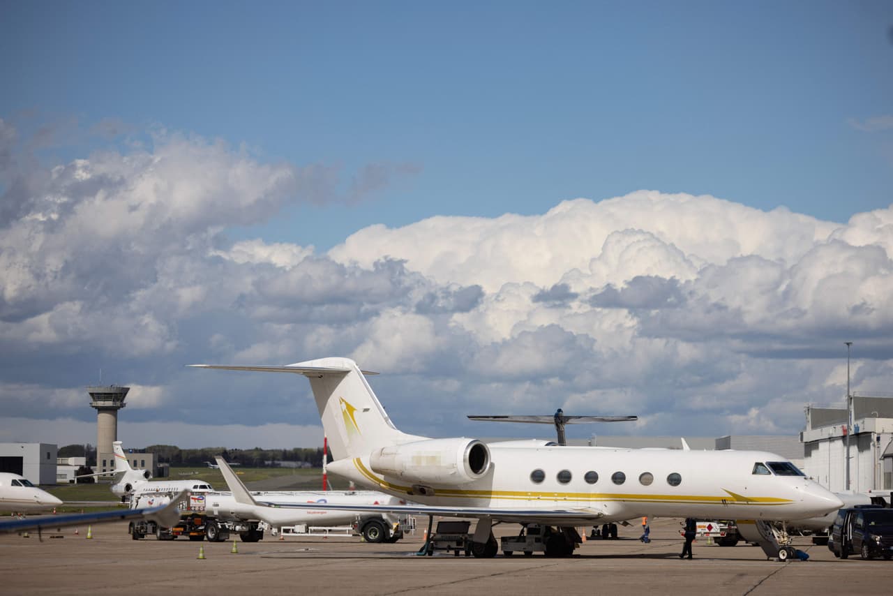 Por qué la flota de aviones privados del mundo se ha multiplicado en los últimos años (y quién es el multimillonario que más la ha usado)