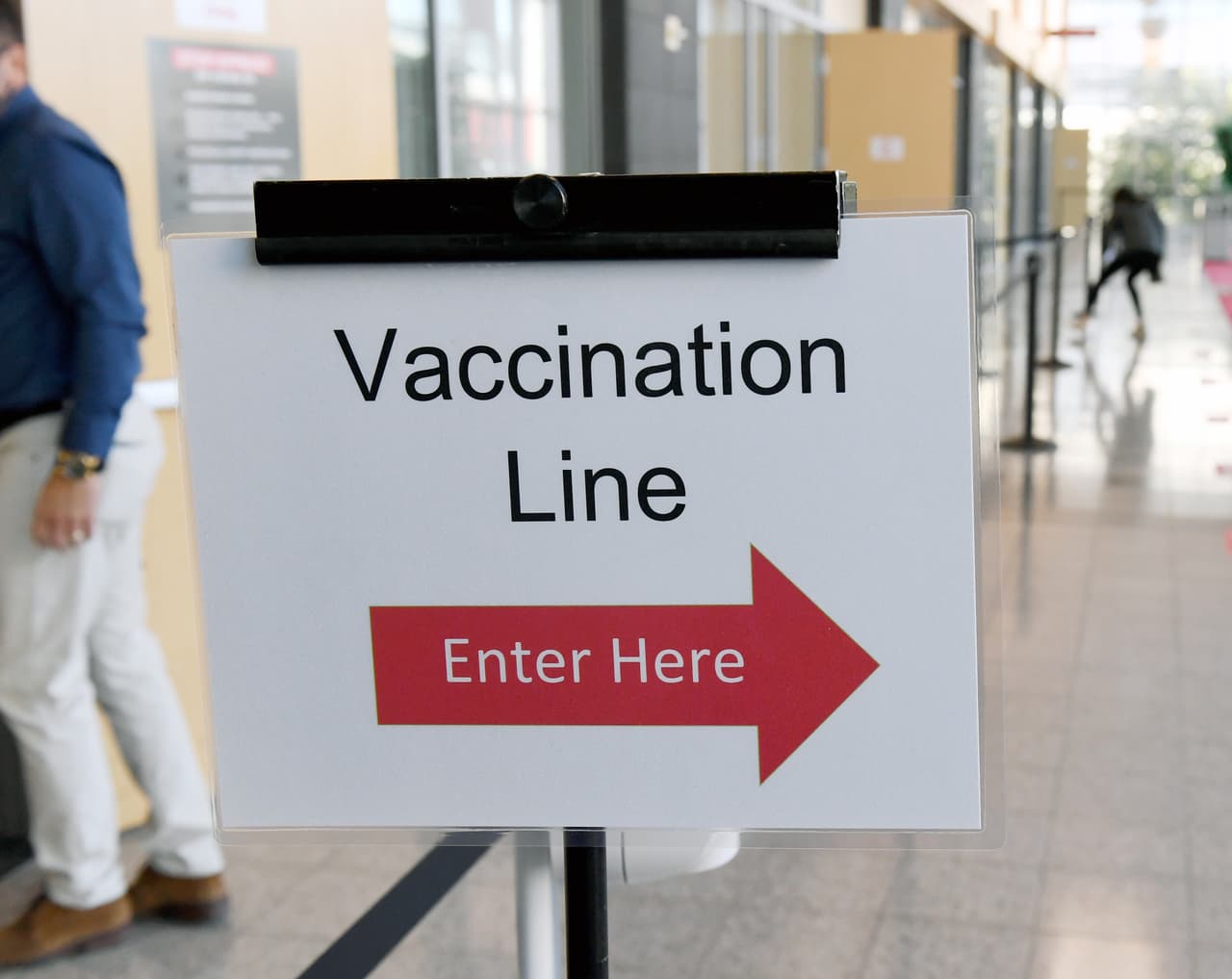 6) Si el sistema arroja un recuadro verde que dice 'Vaccination recommended' ahora puedes presionar el botón 'schedule vaccination' para agendar tu cita.