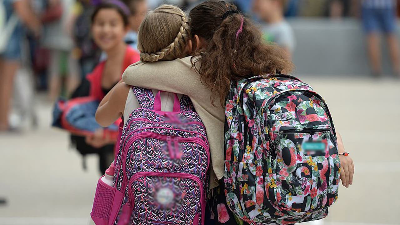 El próximo sábado 5 de agosto se llevará a cabo un evento en el centro de visitas de Moody Gardens, 
<b>con el fin de regalarle a la comunidad 1,000 mochilas y otros útiles escolares de cara al regreso a clases.</b>