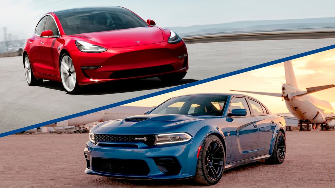 Por lo general, comprar un carro de poco uso es una mejor idea que adquirir el mismo modelo nuevo de paquete, puesto que se evita el golpe financiero que representa la pérdida del valor que cualquier auto sufre tras salir del concesionario. De hecho, un carro usado con un año de antigüedad cuesta en promedio 20.1 por ciento menos que su versión nueva.
<br>
<br>Sin embargo, según un estudio reciente realizado por la firma de investigación automotriz 
<a href="https://www.iseecars.com/">iSeeCars</a>, algunos modelos tienden a tener una diferencia en su precio considerablemente, incluso de hasta el 5.2 por ciento, por lo que representa una mejor opción adquirirlos nuevos que usados.
<br>
<br>Para esto, iSeeCars analizó los precios de más de 6 millones de autos nuevos y usados que fueron vendidos entre agosto de 2019 y enero de 2020. Mira a continuación los autos que conviene más comprar nuevos que con un año de uso.