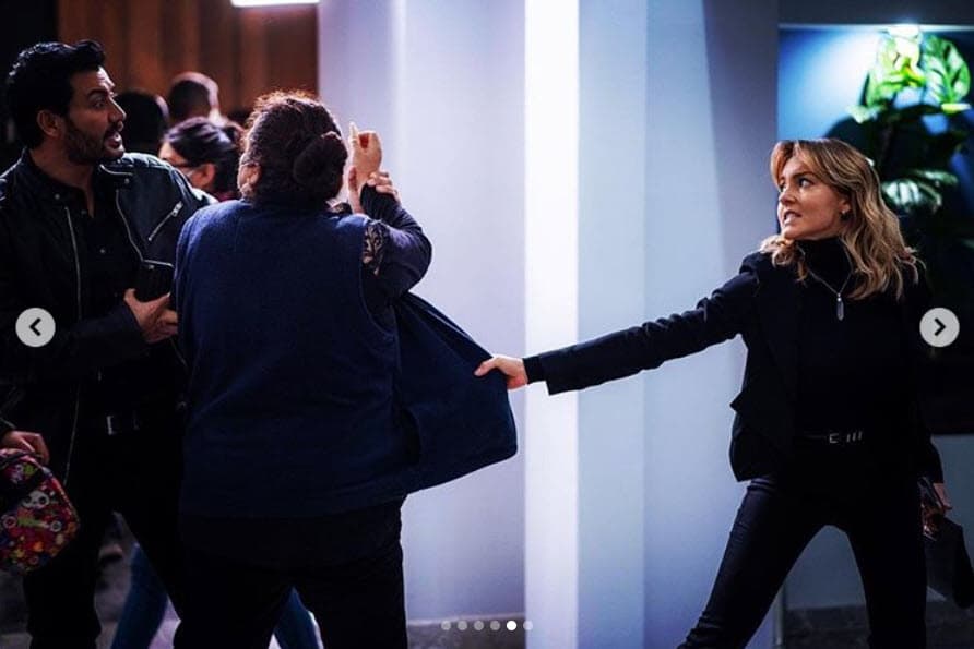 En el conflicto, que no fue más que un divertido momento entre ellos, Angelique Boyer mencionó que Andrés Palacios 
<b>"terminó acusándola"</b> con el director Juan Pablo Blanco.