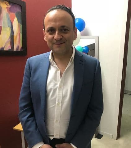 En junio de 2012 el actor Lalo España se enfrentó a la pérdida de su pareja sentimental Ranferi Aguilar, quien tenía tan solo 28 años de edad. De acuerdo con información de 'Ventaneando', fuentes cercanas al comediante refirieron que la muerte de Ranferi derivó de una neumonía y anemia severa.